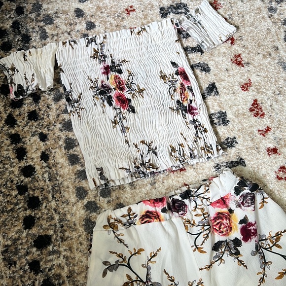 Summer two piece set with off shoulder floral top - Picture 4 of 4